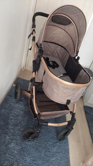 Vând cărucior 3 în 1