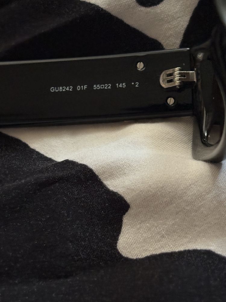 Слънчеви очила Guess