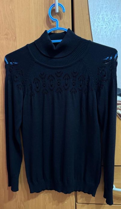 Продам водолазку в отличном состоянии, размер М (44)