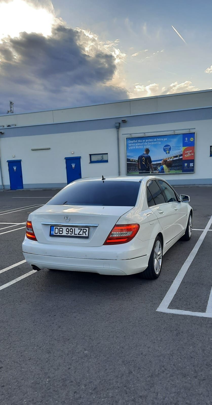 Mercedes-Benz C 180 BlueEFFICIENCY Avantgarde