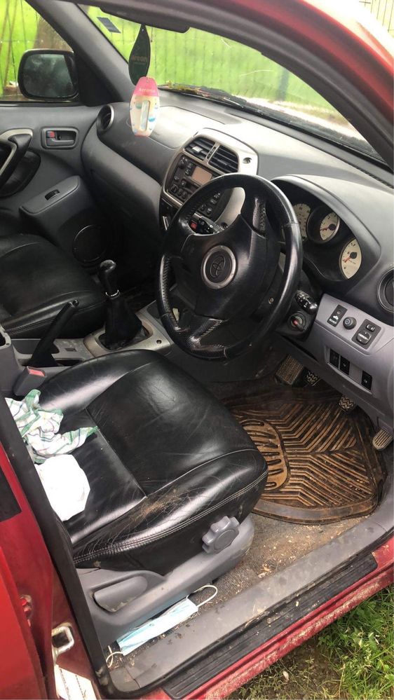 Dezmembrez Toyota Rav4 2.0 Diesel
