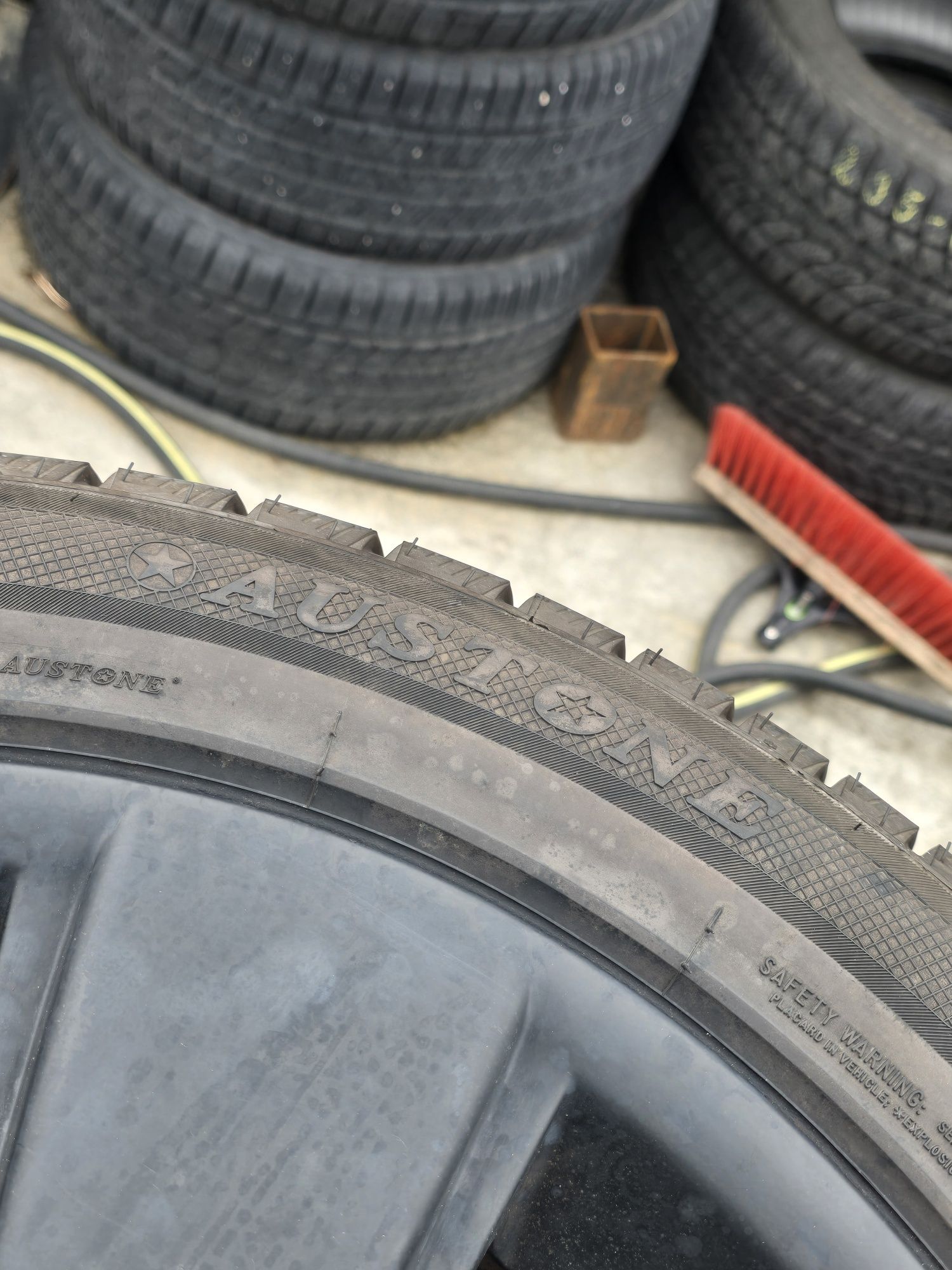 4 Броя 235/55/18 Austone 2x7mm 2x6,5mm