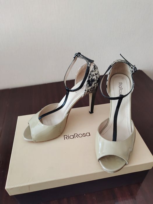 Женские кожаные туфли