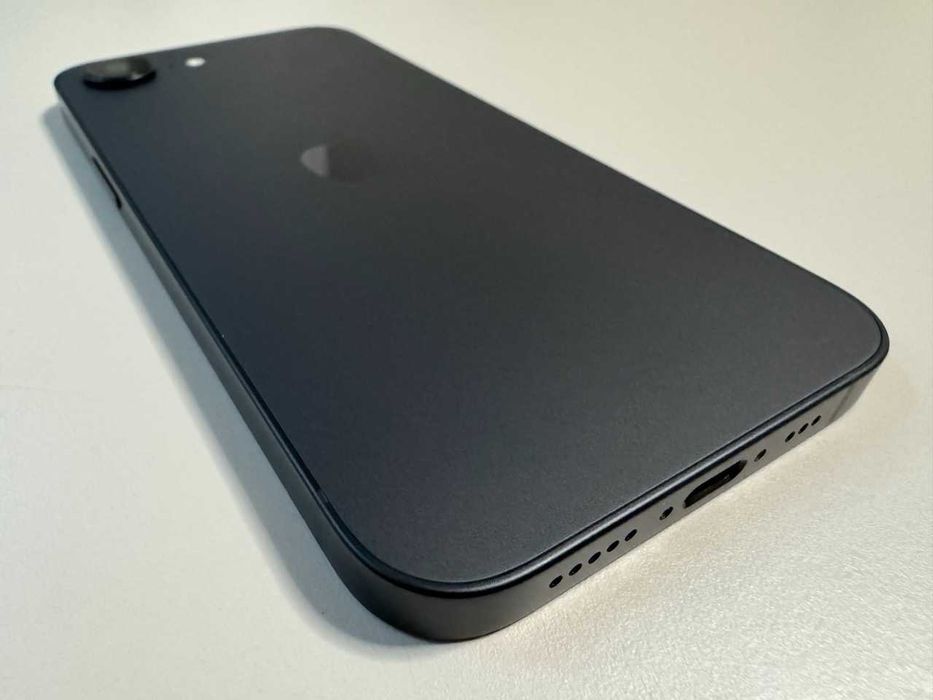  Apple / iPhone 16e 128 Gb / 128 Gb / Black / 1 Incarcare