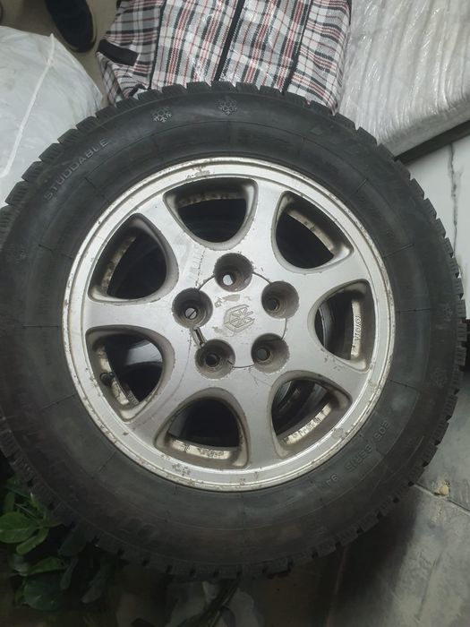 Продам резину с дисками 205/65/R15