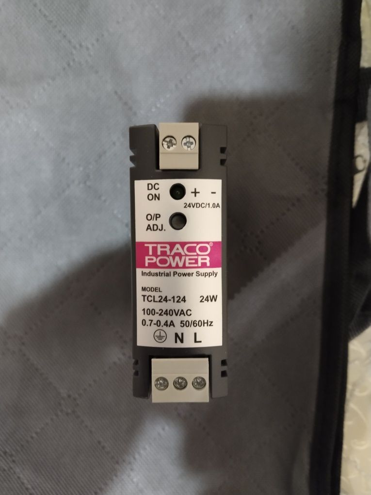 TRACO POWER TCL-060-125, 24В,2.5А. Стабилизированный блок питания