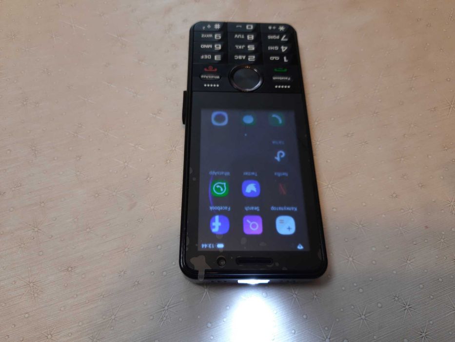 Смарт Телефон Servo F25 Pro – Android , 4G, GPS, с копчета и тъчскрийн