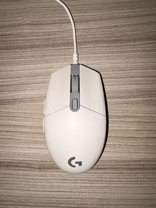 Mouse Logitech gaming  aproape nou