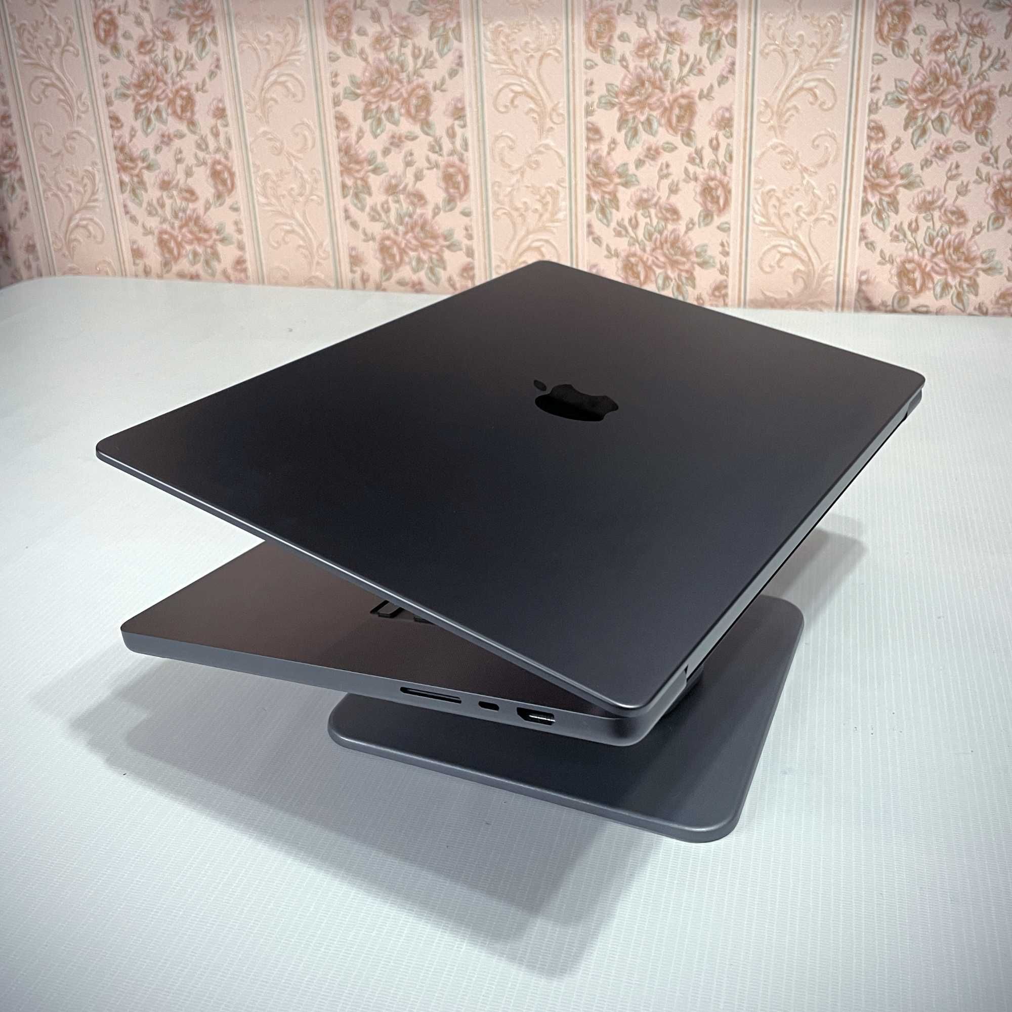 [Bonuse: Magic Mouse] MacBook Pro 2023 – 16" / M3 Max / 36GB / 1TB SSD
