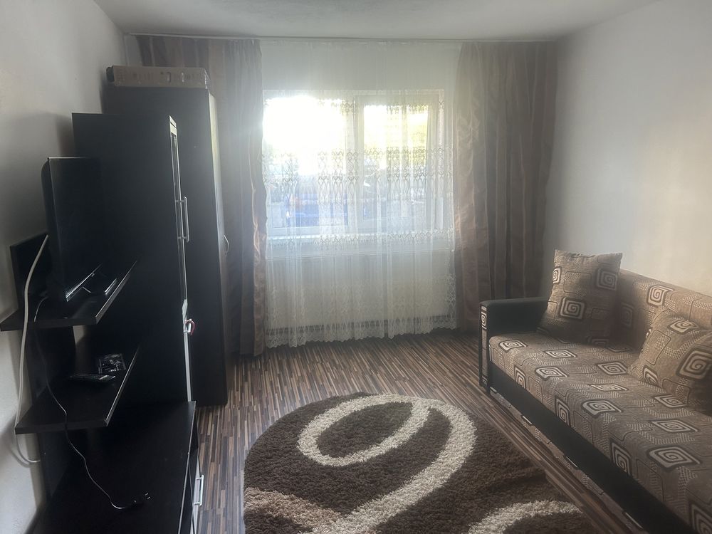 Închiriez apartament 2 camere în zona Aleea Plopilor,Târgu Jiu.