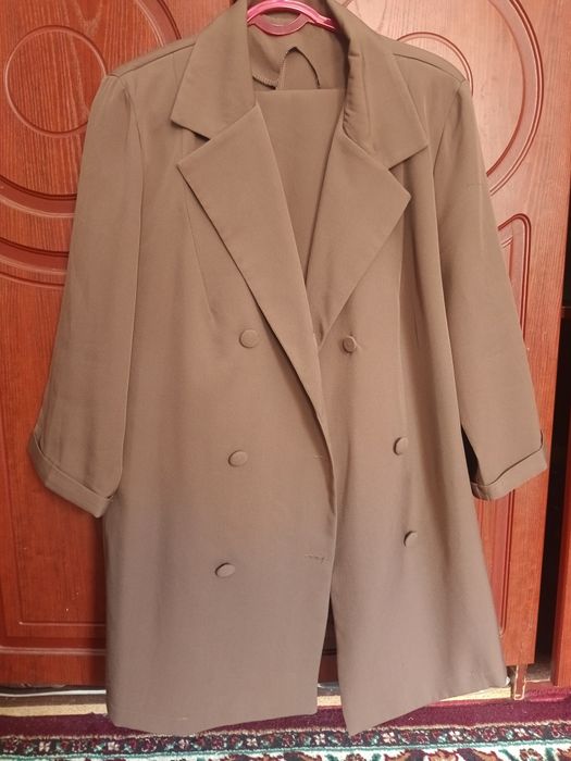 Костюм коричневый и черный 54размера