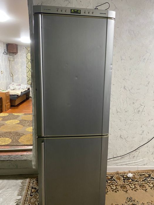 продам холодильник рабочий полностью