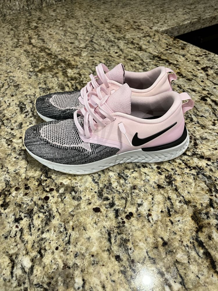 NIKE Маратонки 40,5 размер