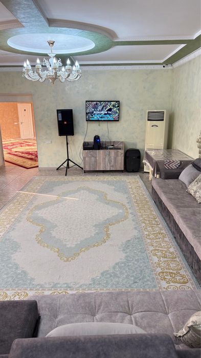 Ковер б/у в хорошом состоянии