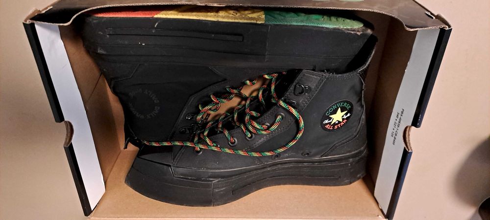 Продавам обувки Converse