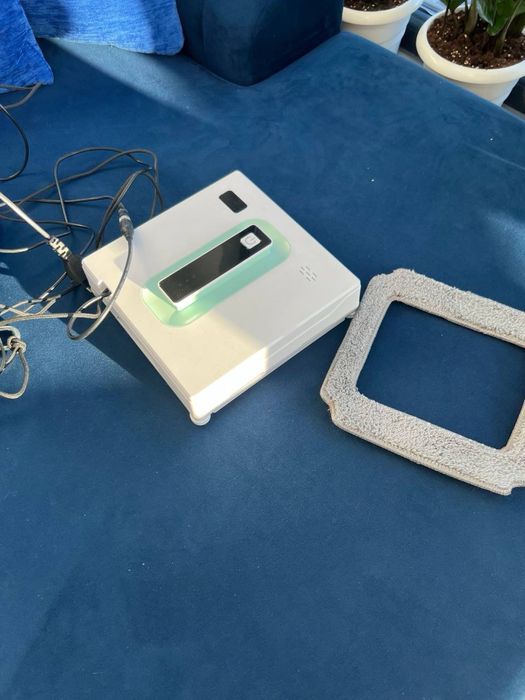 Робот за почистване на прозорци