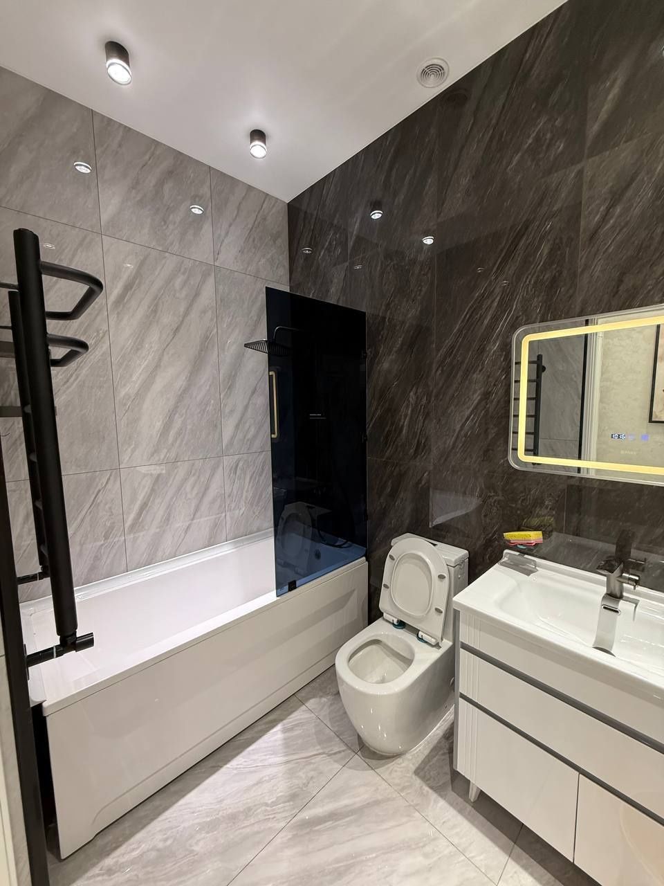 Продается 2в3 ком квартира, ЖК Мухташам, ор-р: м.Минор/Алайский, 60 м²