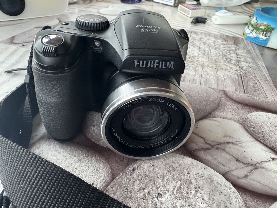 Aparat foto digital Fujifilm FinePix S5700