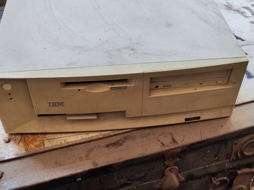 Стар компютър IBM
