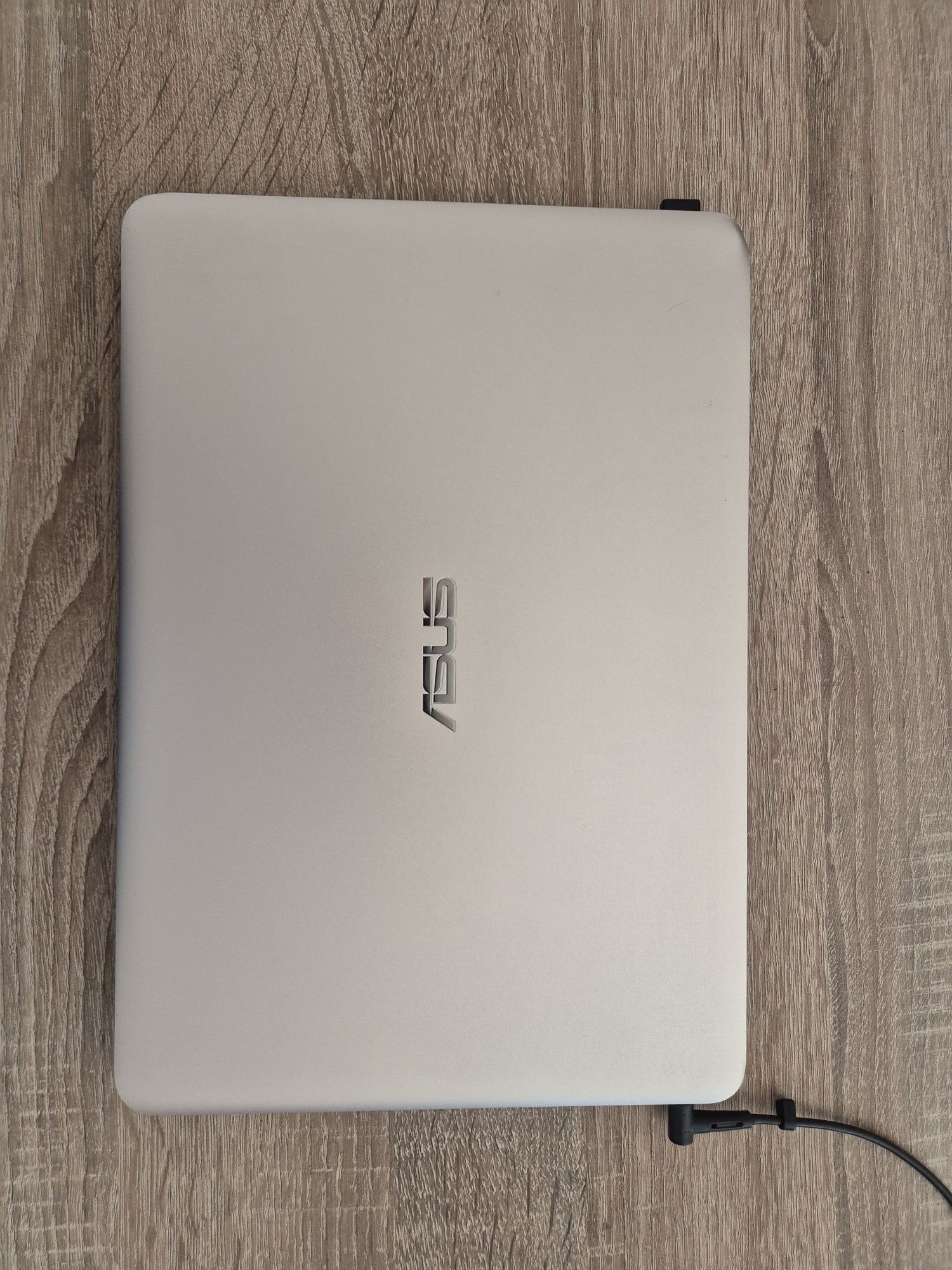 Laptop Asus UX305U Windows 11