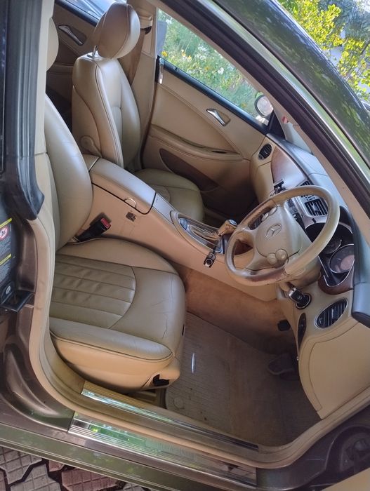 Dezmembrez Mercedes CLS W219 usa far stop bara grila perna amortizor