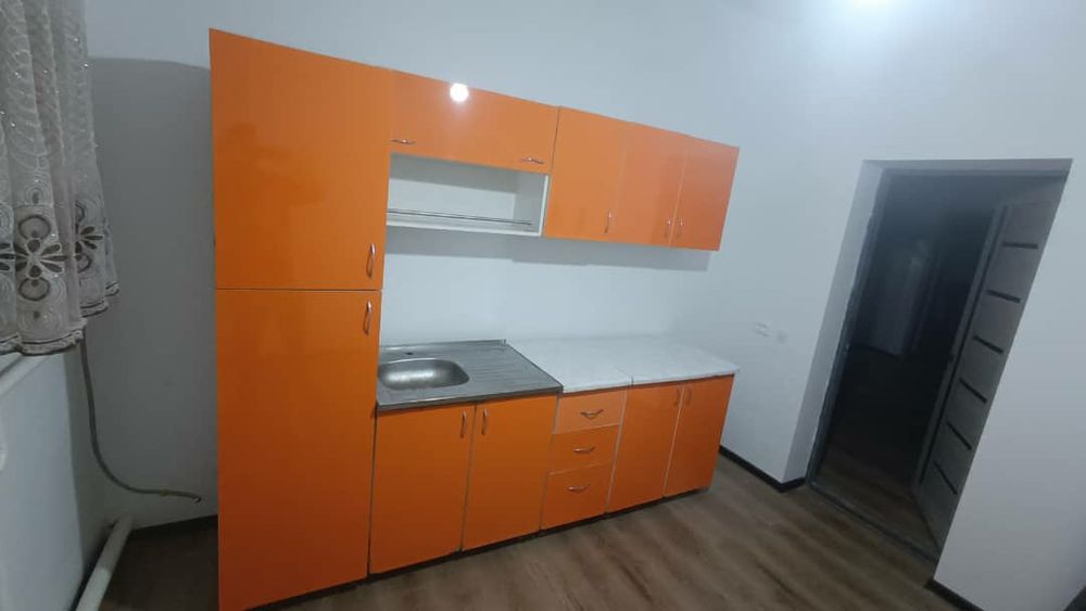 Кухонный мебель сатылады