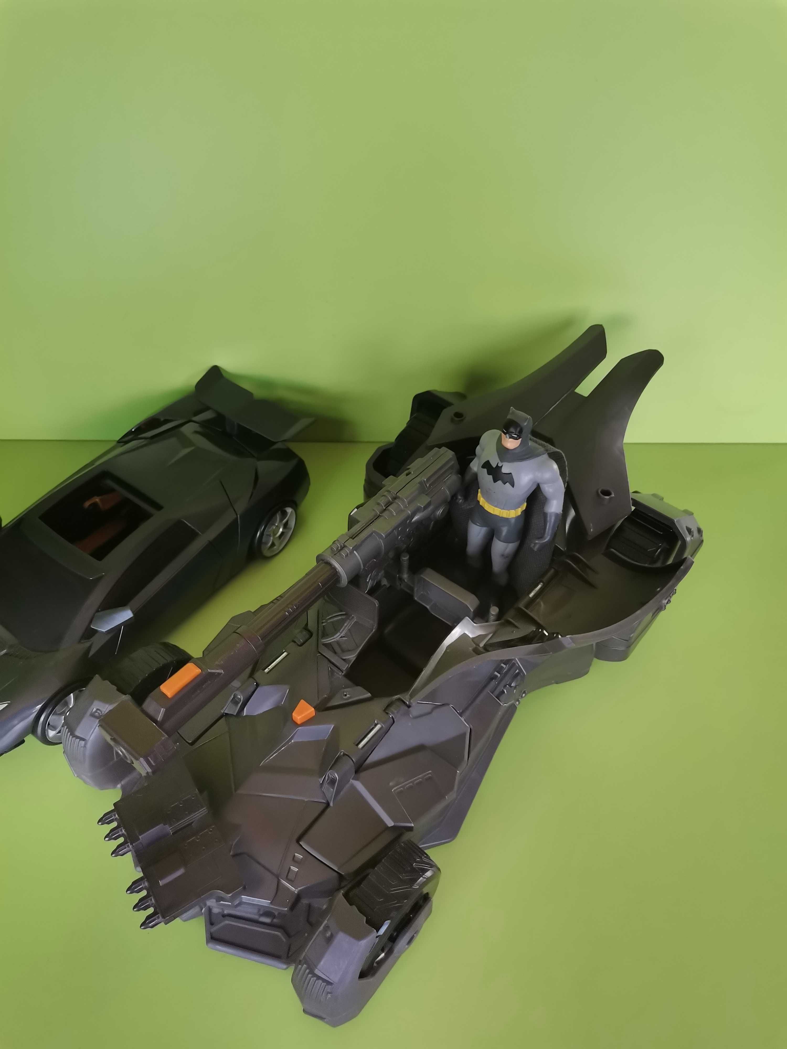 Vehicul și Transformers Batman DC Comics și figurină.