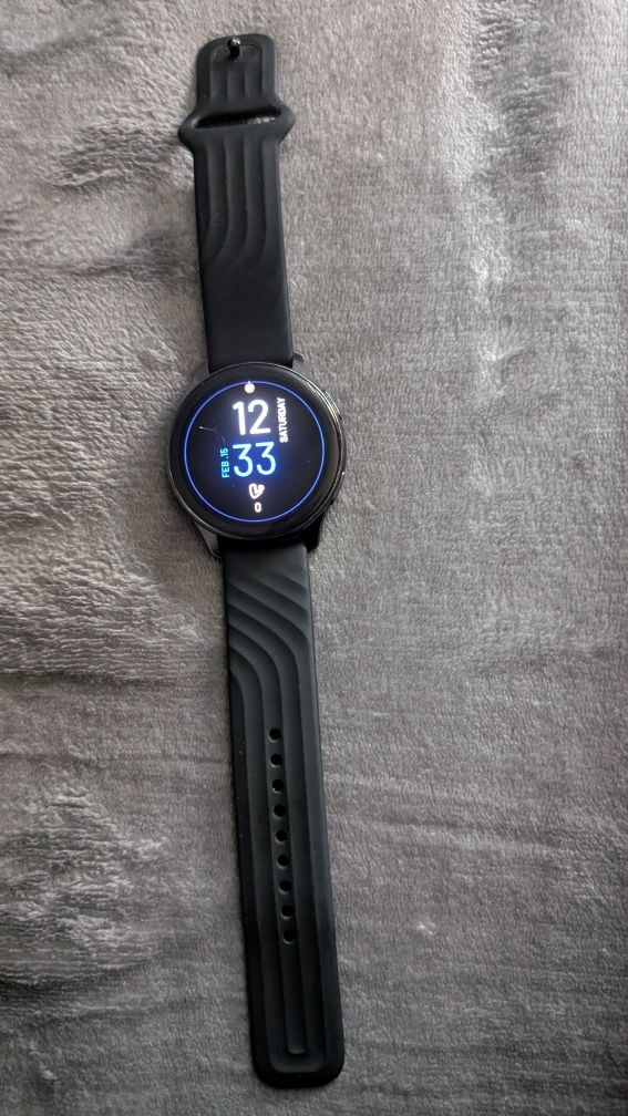 Продаю OnePlus Watch