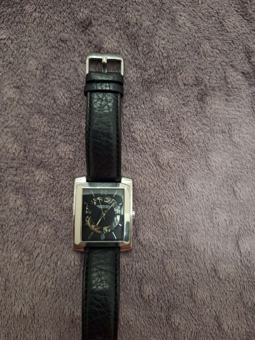 Продавам часовник