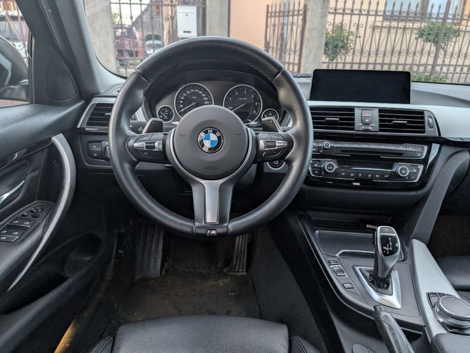 BMW 320d EficientDynamics automat Apple CarPlay, LED, memorie scaune