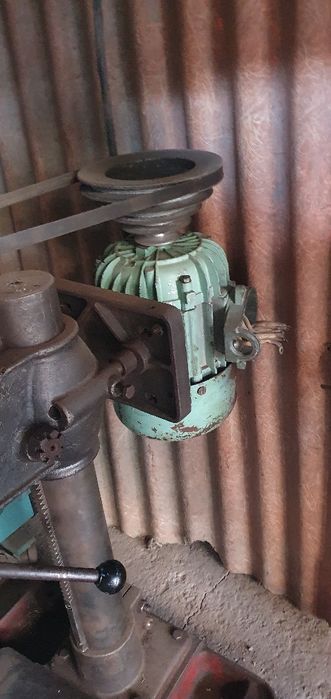 Сверлильный станок сотилади холати зур айби йук 380 да ишлиди луфт йук