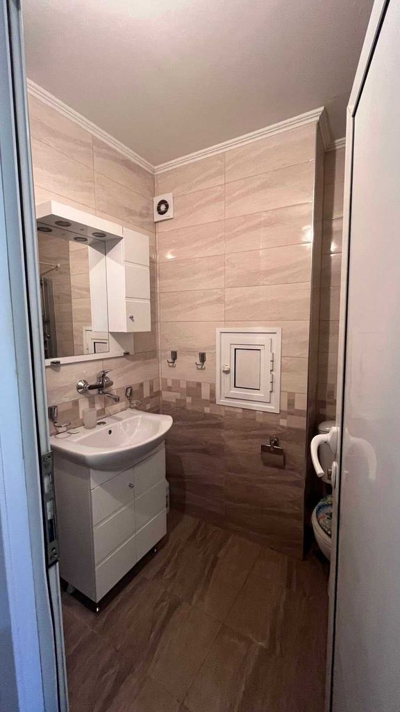 Продава се Тристаен апартамент в София, Център - 63 кв.м за 2143 €/кв.м - Снимка #8