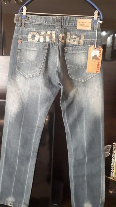 продаю  мужские джинсы