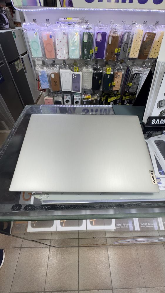 Notbuk LENOVO ADM silver