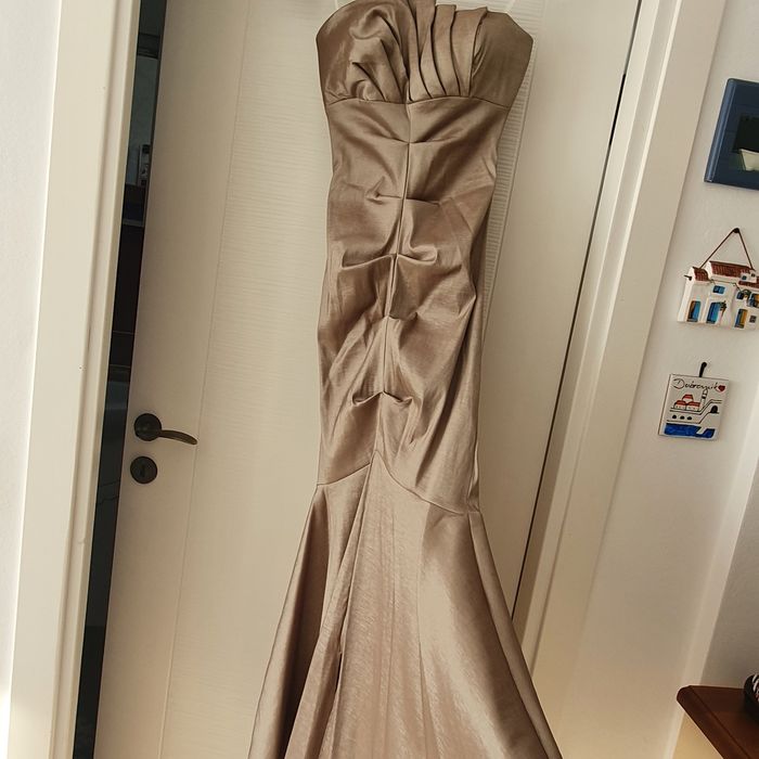 Rochie deosebita tip sirena potrivita pentru nașa, banchet...