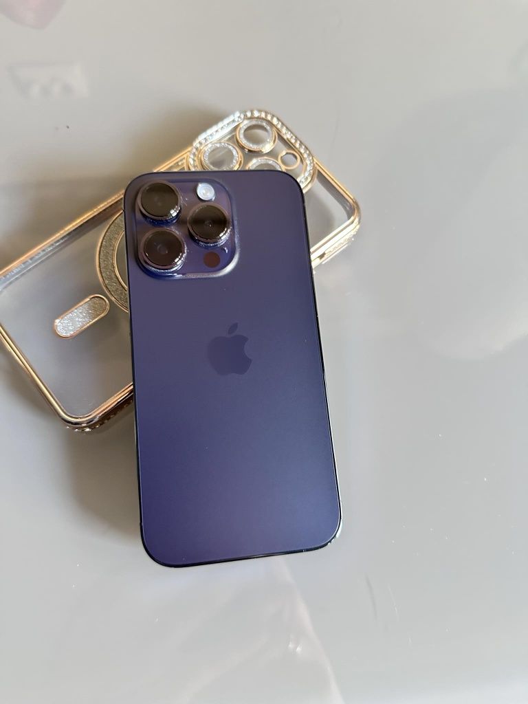 IPhone 14 Pro deep purple