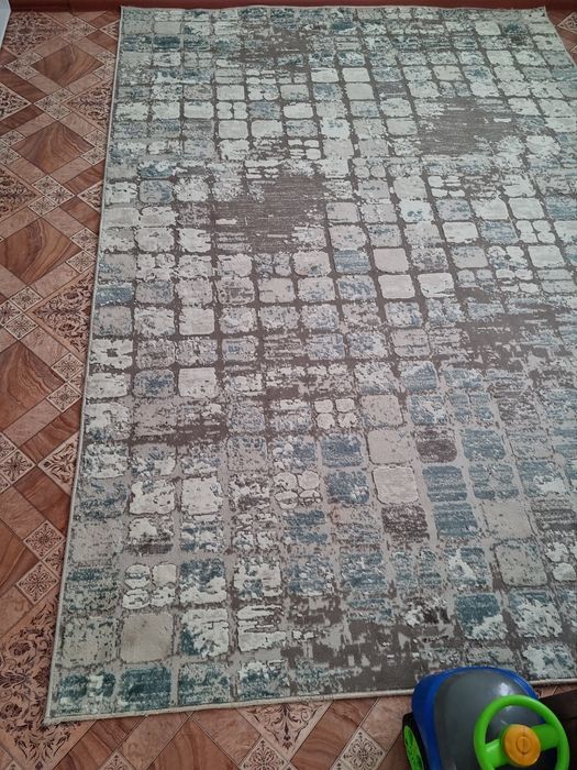 Срочно продам ковер 2×2.3