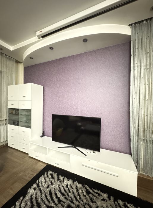 Минималистичный и стильный гарнитур для зала и гостиной из 4 предметов