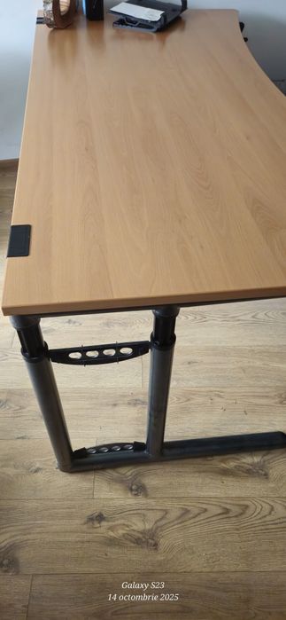 Mobila de birou compus din birou,roll box si 2 bulapuri