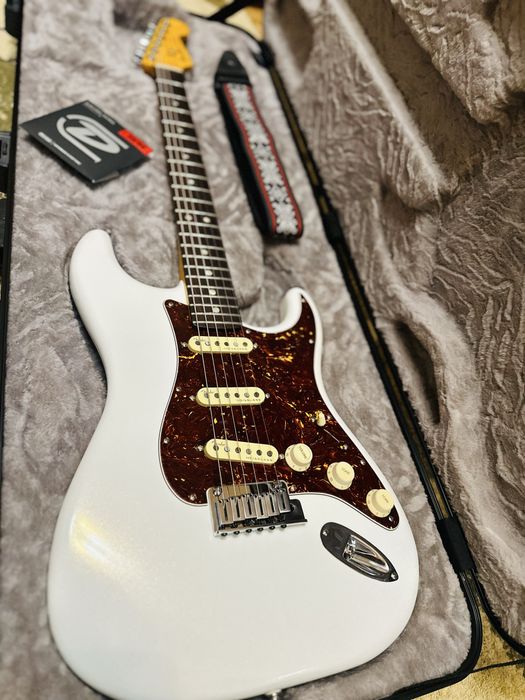 Fender American Ultra Stratocaster SSS