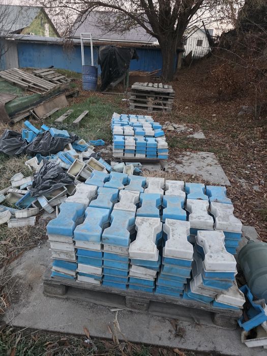 Формы под брусчатку продам