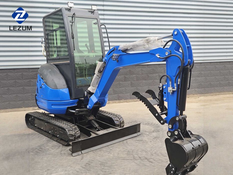 LEZUM Mini excavator nou-nouț, miniexcavator de vânzare