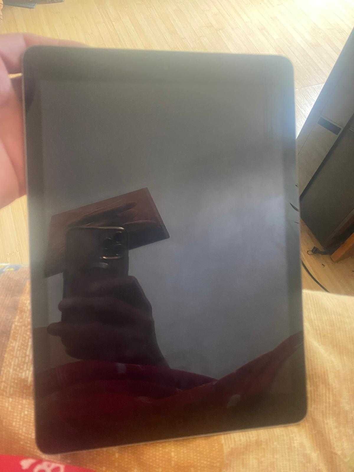 Vând tableta ipad