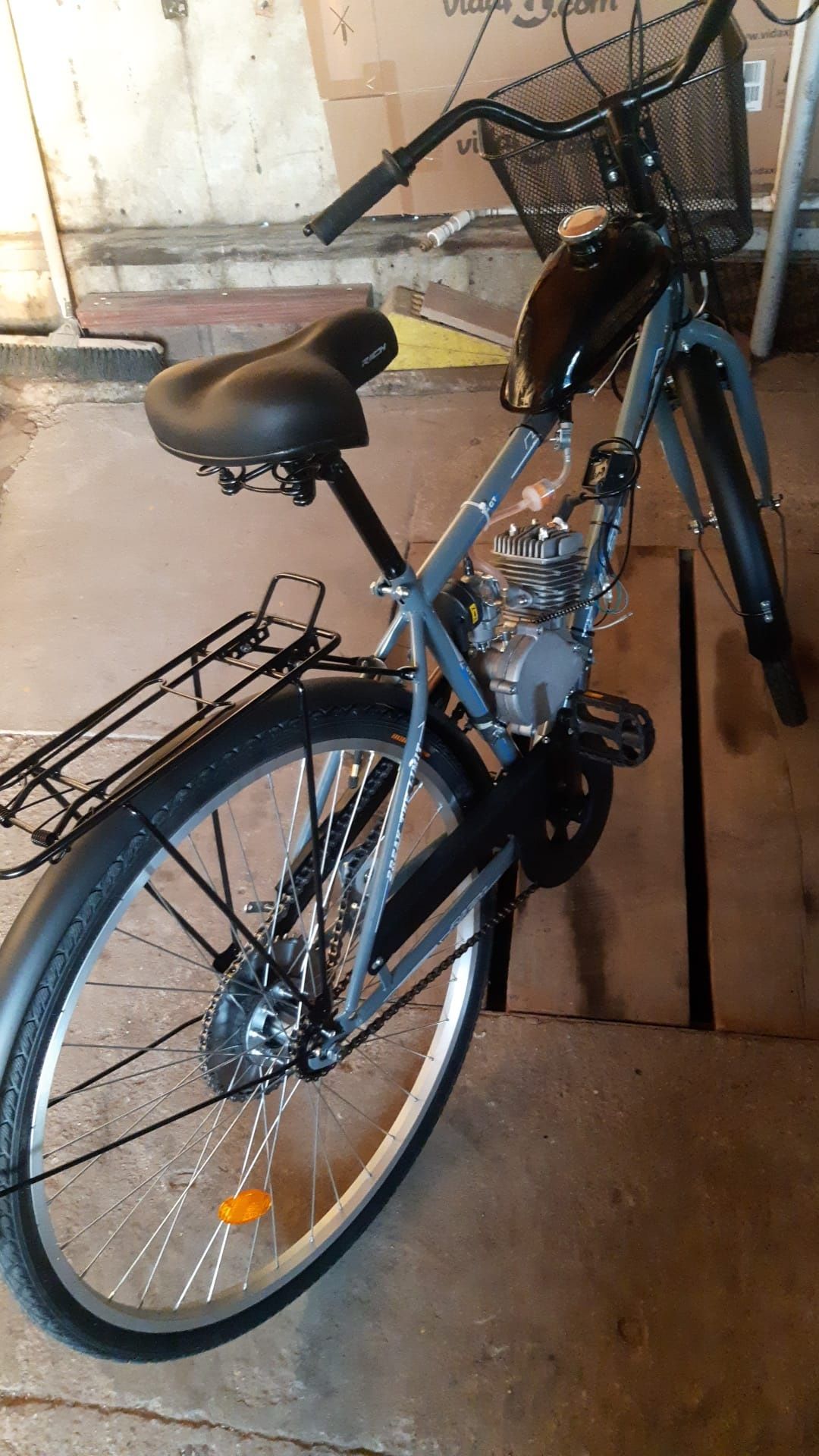 Vând Bicicleta cu motor