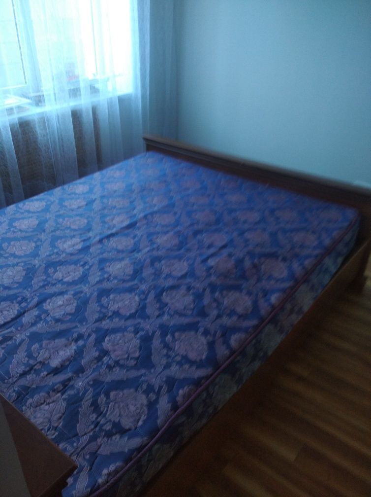 Кровать 1.80*2.0 с матрасом