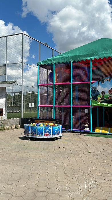 ЛАБИРИНТ   игрой аттракцион