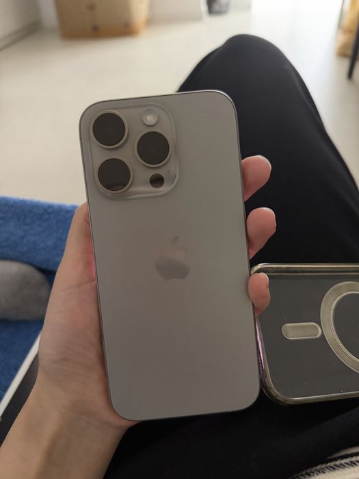 Iphone 15 pro 256 gb .в идеальном состоянии