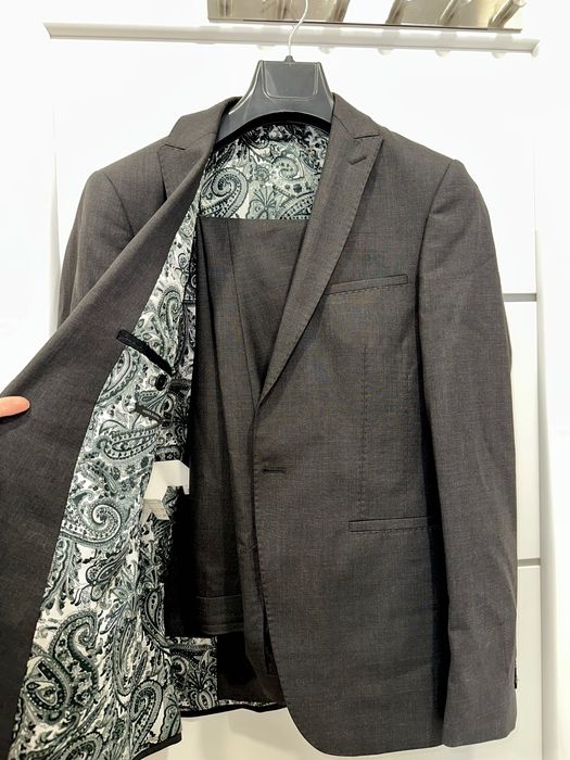 Мъжки костюм slim fit