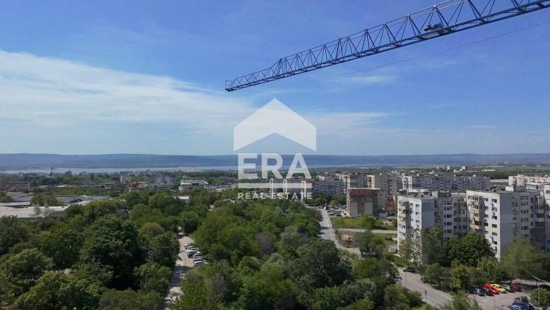 Тристаен апартамент за продажба, с паркомясто и изба, в новострояща се