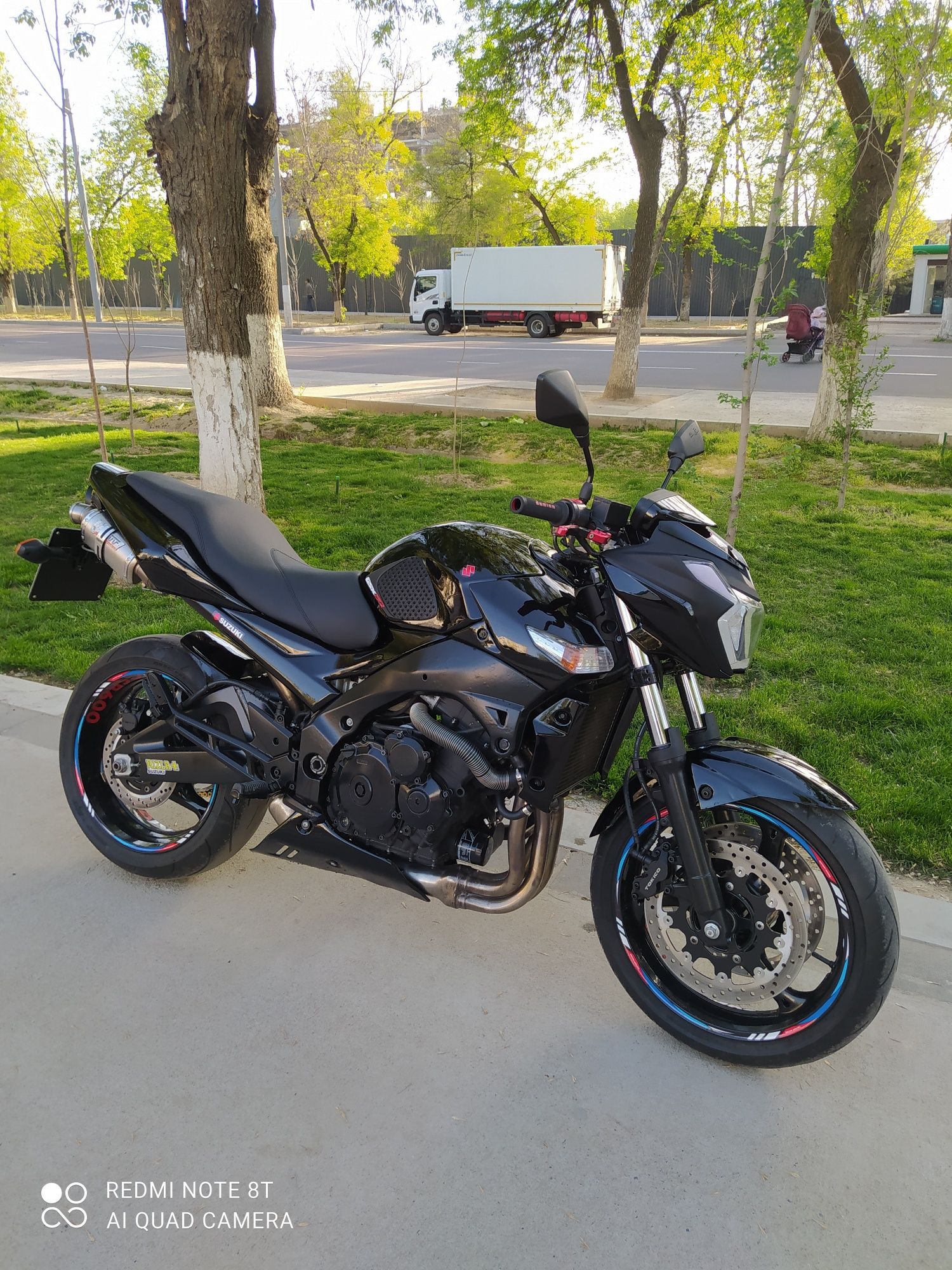 Продам SUZUKIi GSR-600